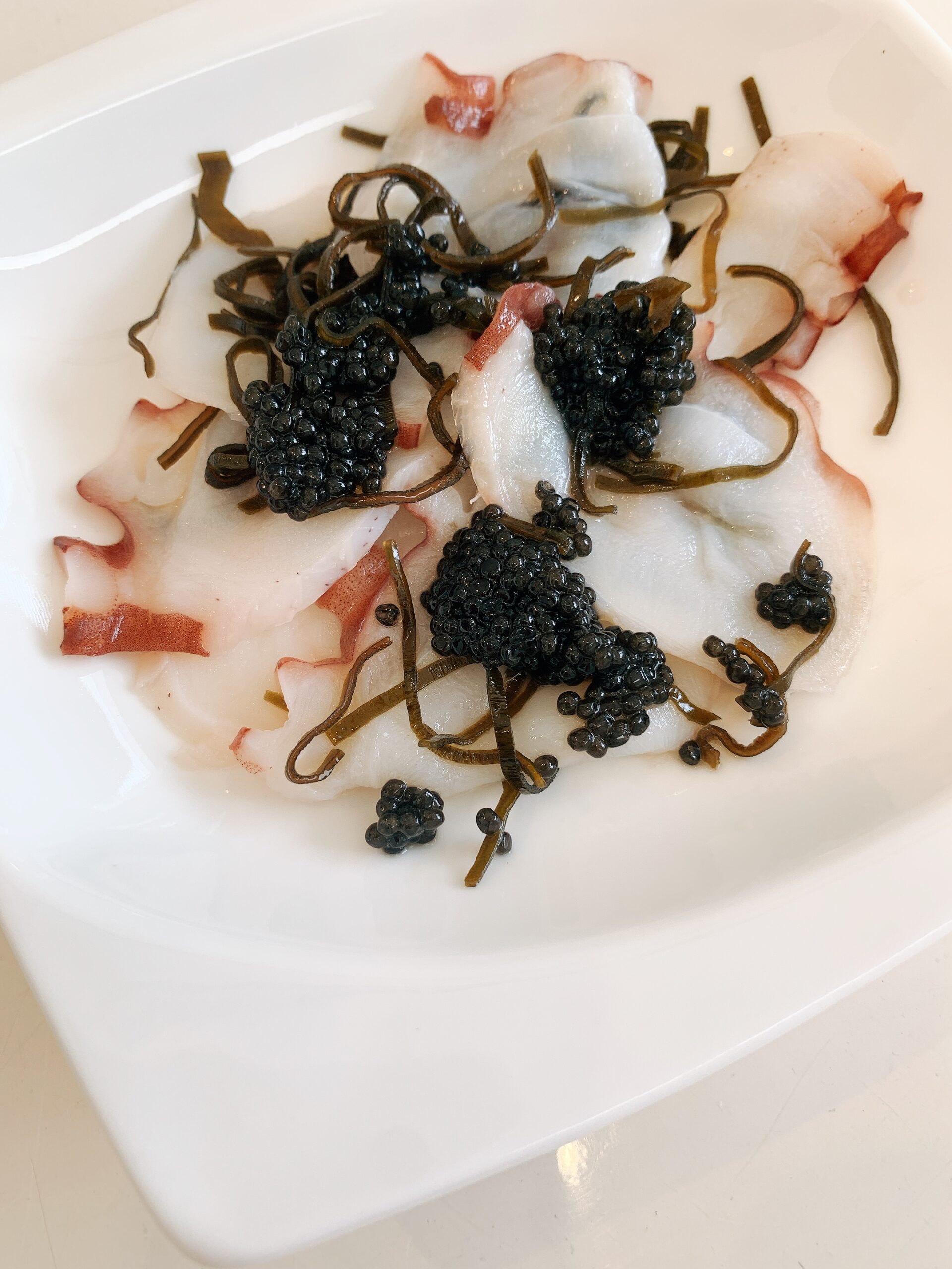 ご褒美レシピ 超絶簡単 なのに超絶美味 タコの塩昆布白ワイン締め With Caviar 記事一覧 Gohobee